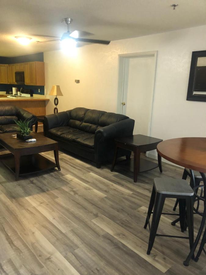 Premier Queen Suite - Non-Smoking at THE BRANSINN Entertainment District