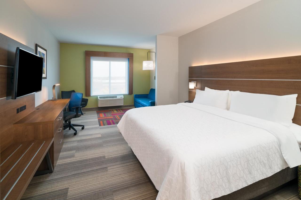 | Holiday Inn Express & Suites - St Peters, an IHG Hotel