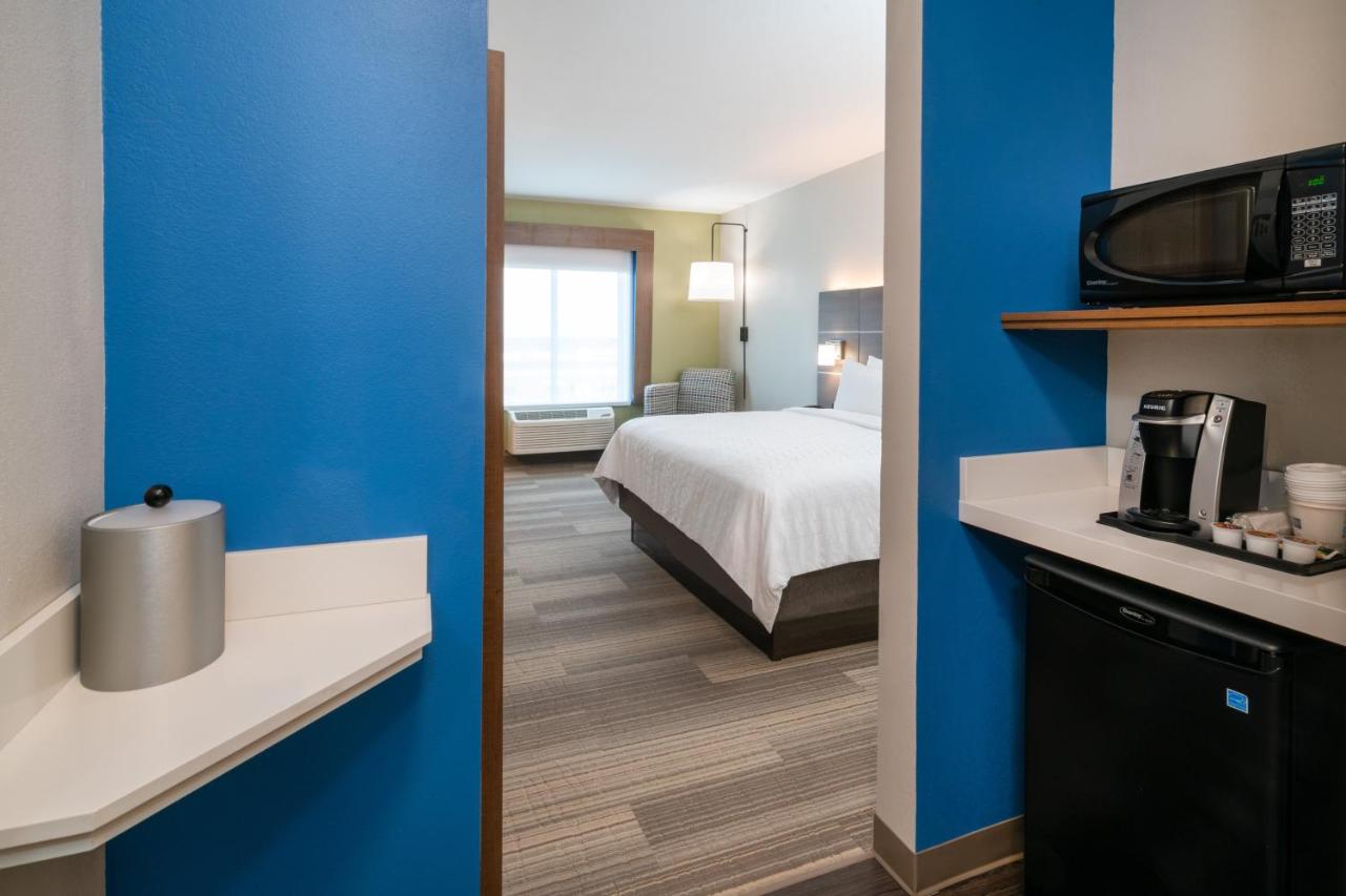 | Holiday Inn Express & Suites - St Peters, an IHG Hotel
