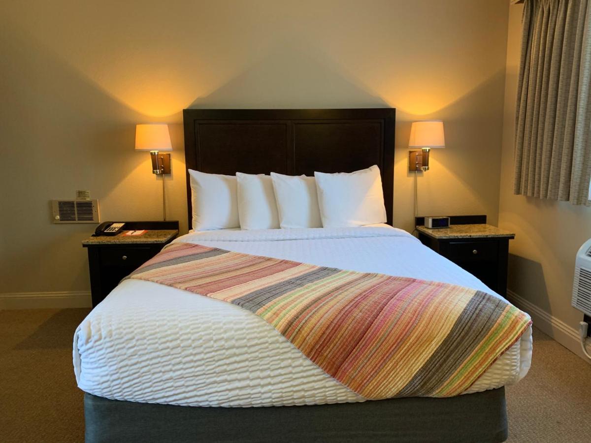 | Coachman Inn Oak Harbor