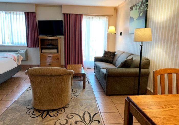| Coachman Inn Oak Harbor