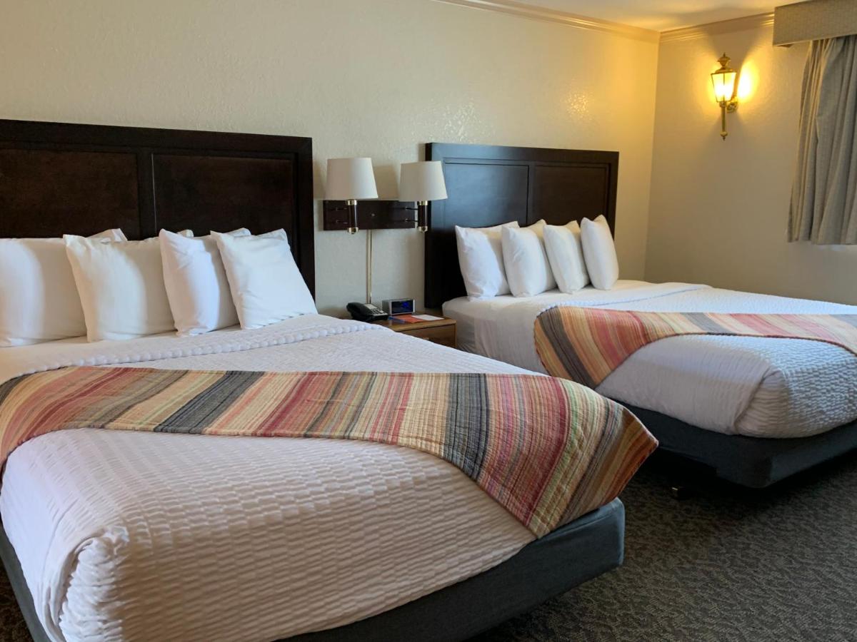 | Coachman Inn Oak Harbor