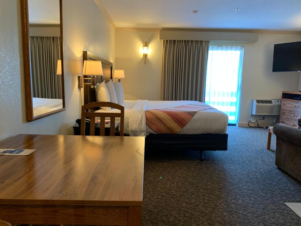 | Coachman Inn Oak Harbor