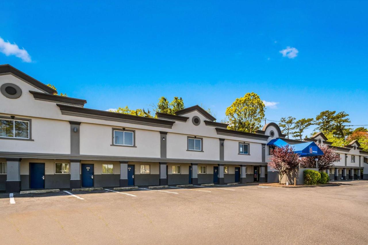 | Motel 6-Toms River, NJ