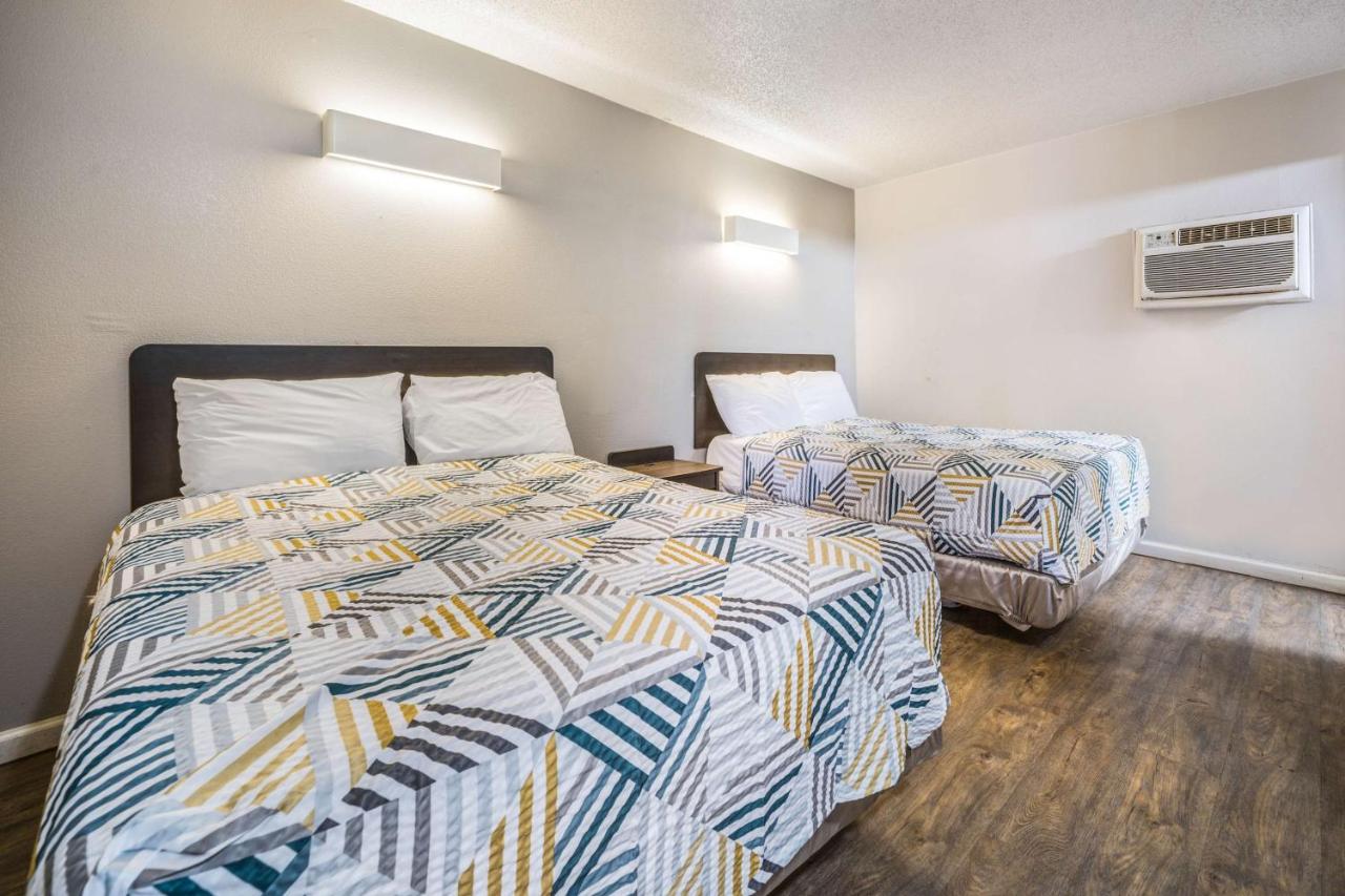 | Motel 6-Toms River, NJ