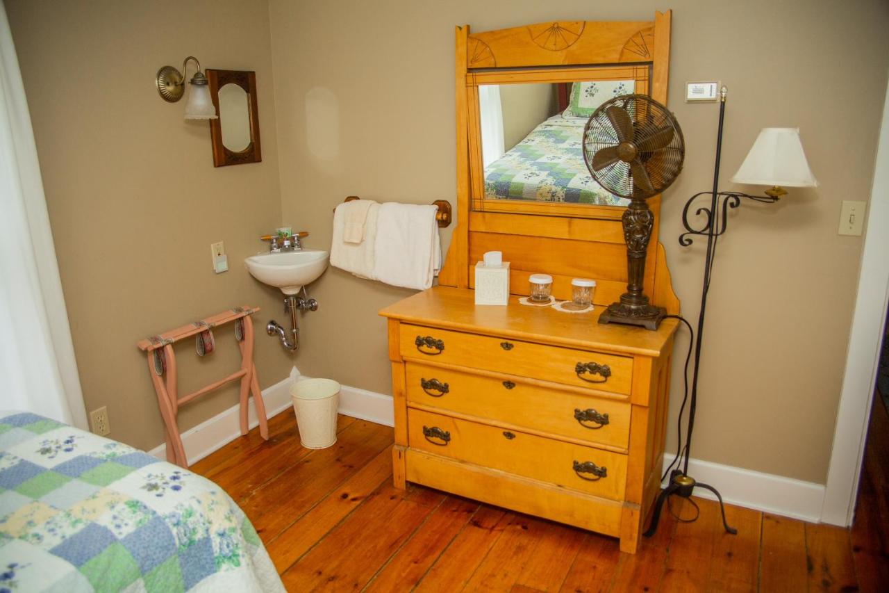 | Sylvan Inn Bed & Breakfast