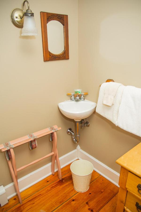 | Sylvan Inn Bed & Breakfast