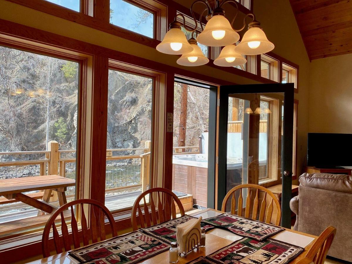 | River's Edge Resort