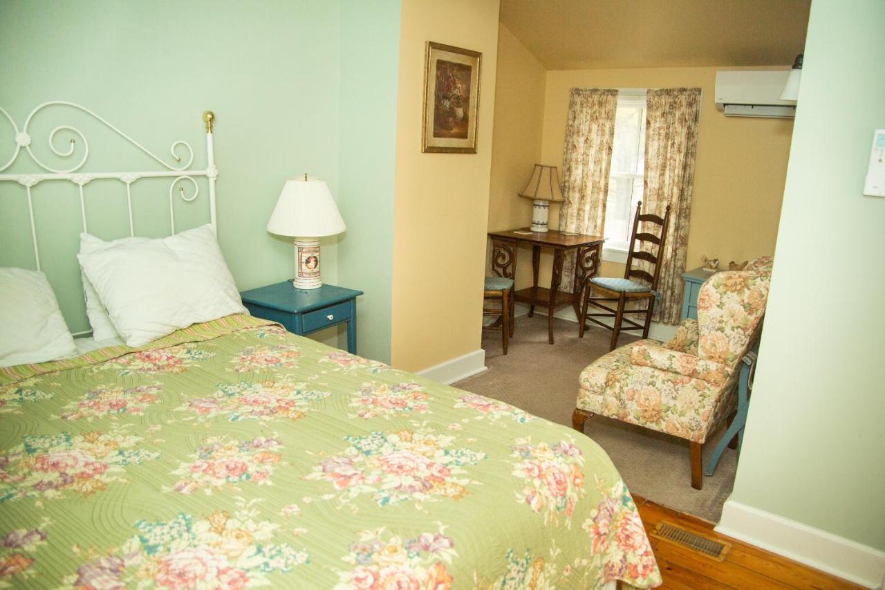 | Sylvan Inn Bed & Breakfast