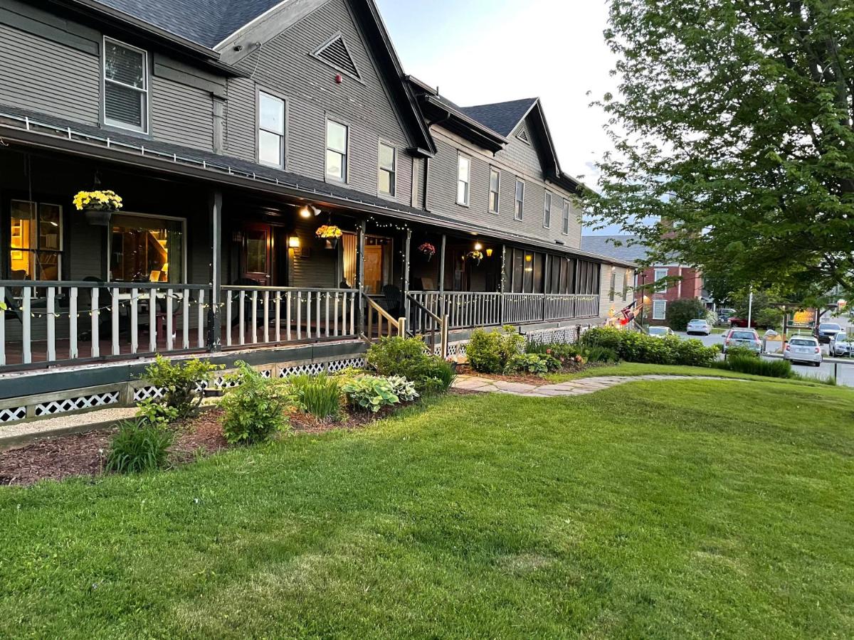  | Smugglers Notch Inn
