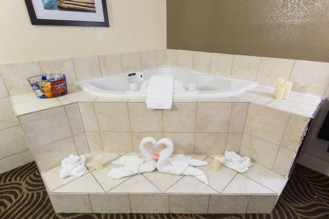 | Quality Inn & Suites Florence- Cincinnati South