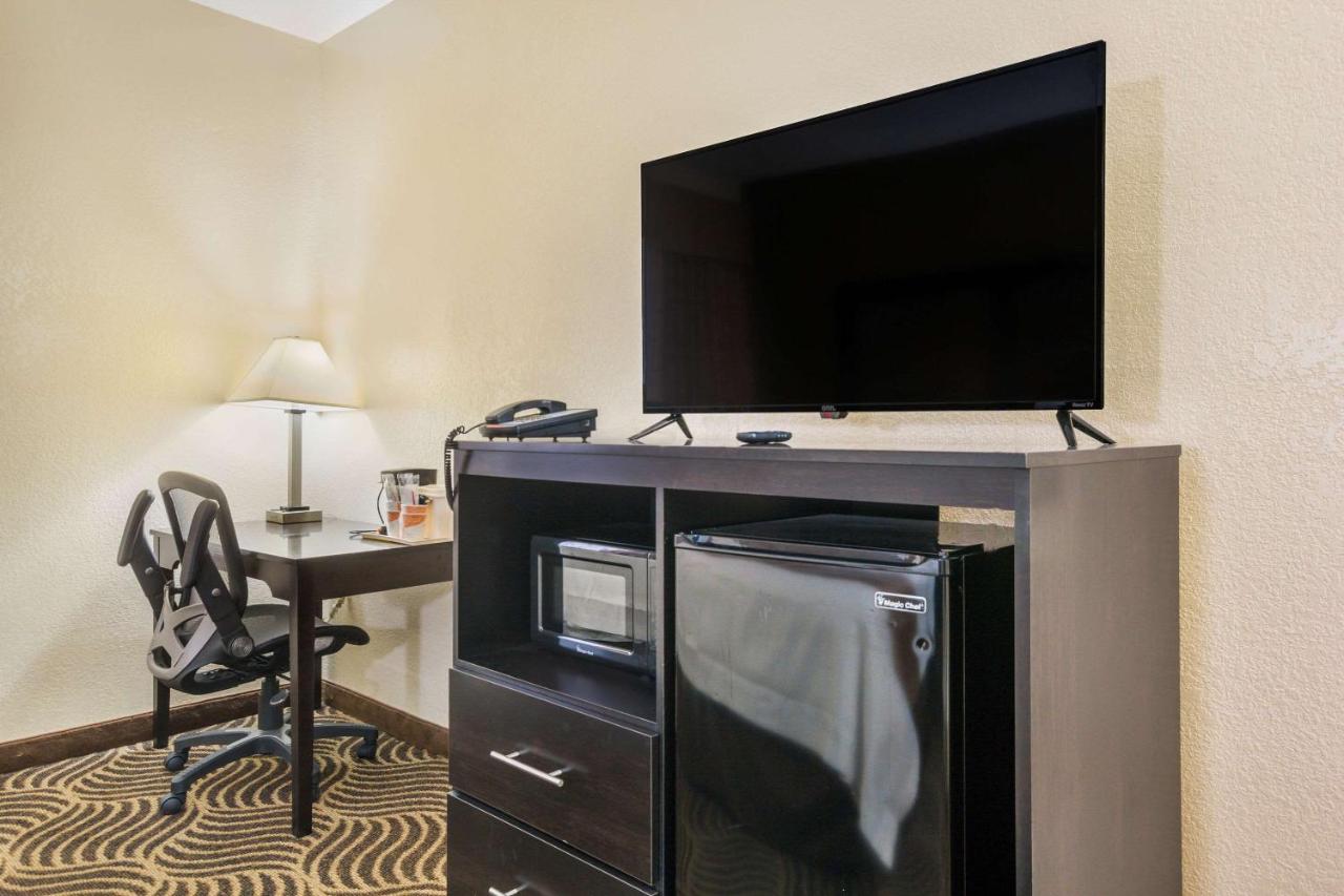 | Quality Inn & Suites Florence- Cincinnati South