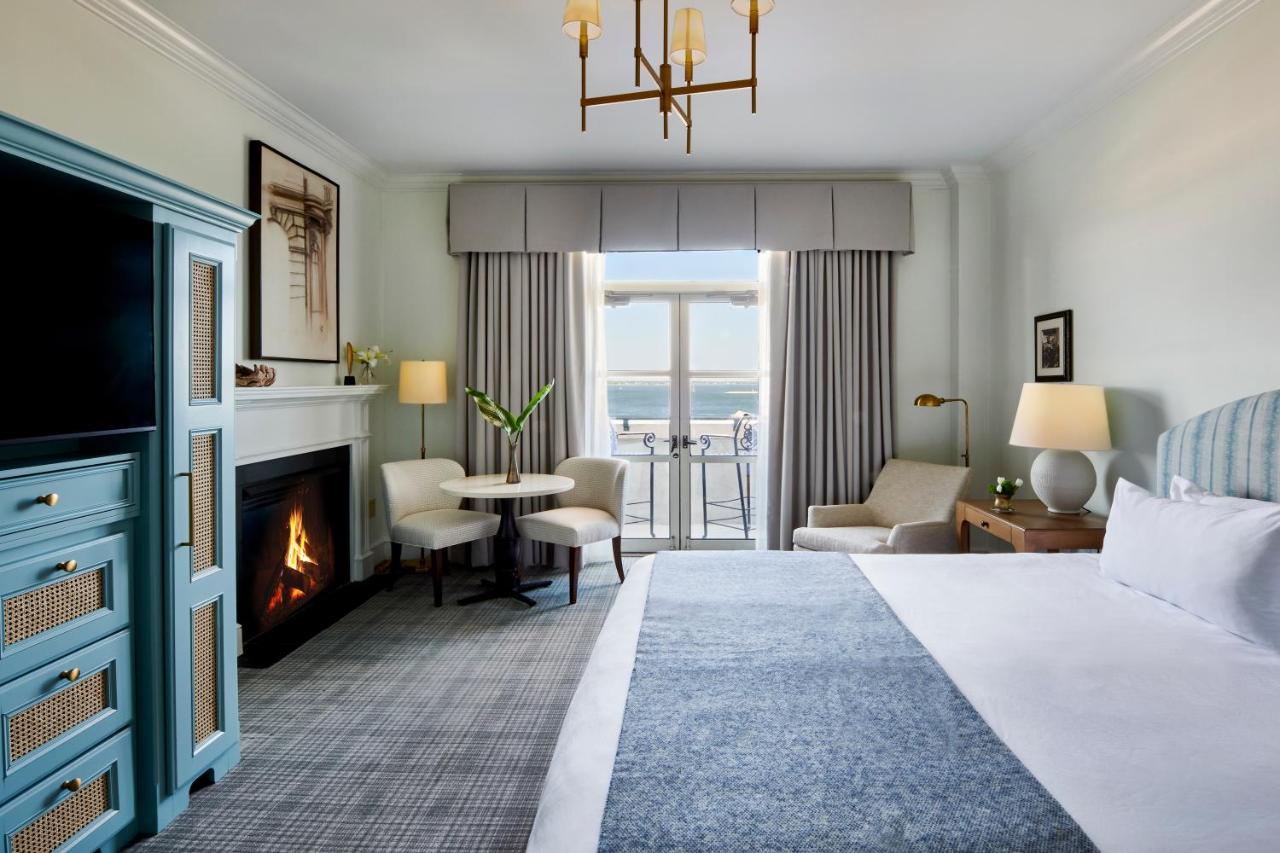 Premium King Balcony at HarbourView Inn