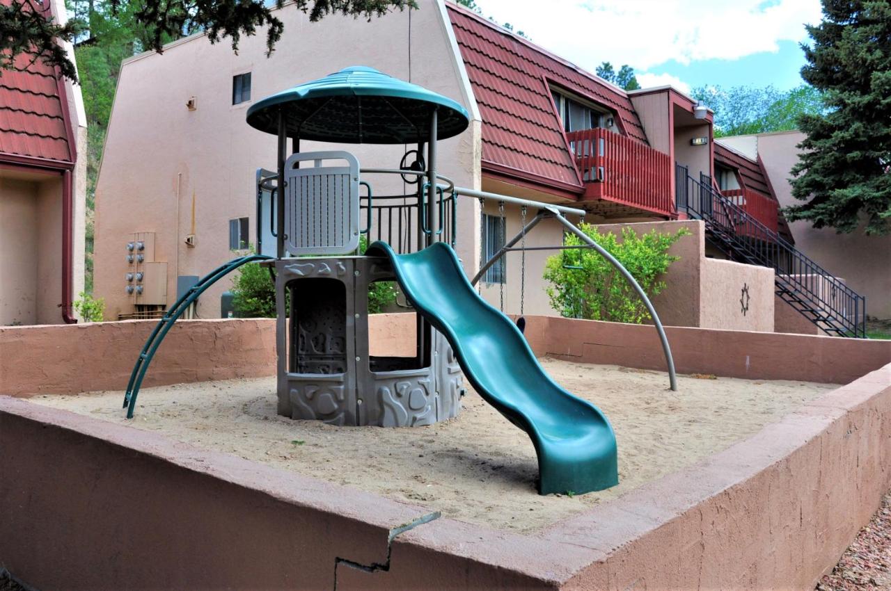  | Pinecliff Village Resort