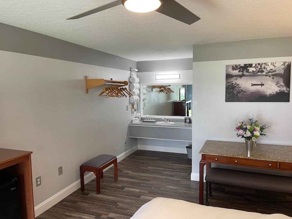| Idle Awhile Resort