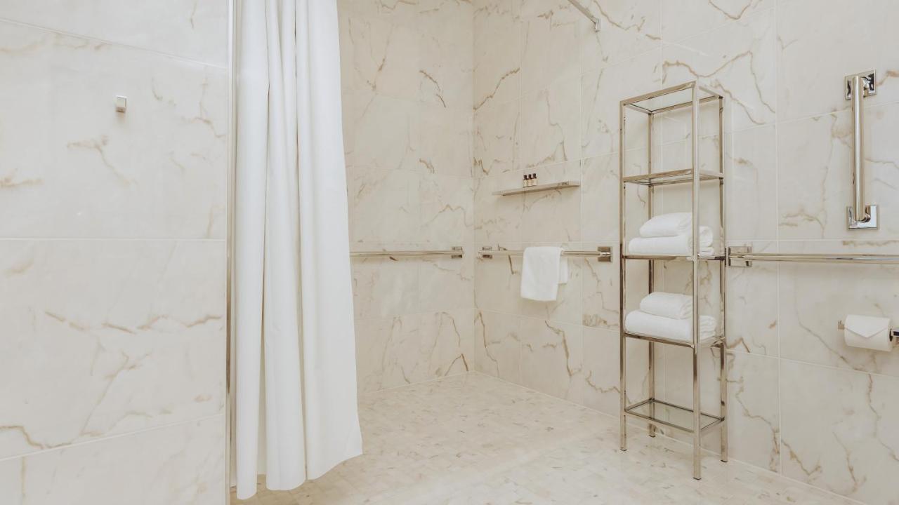 | Lotte Hotel Seattle