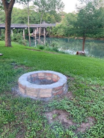 | Horseshoe Riverside Lodge