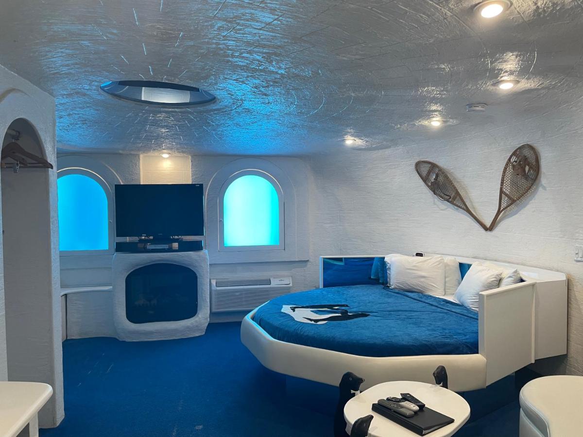 | Designer Inn and Suites