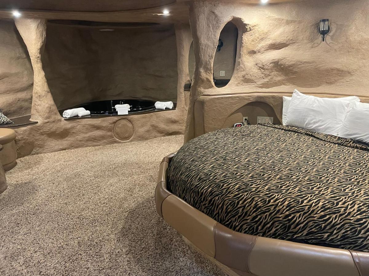 | Designer Inn and Suites