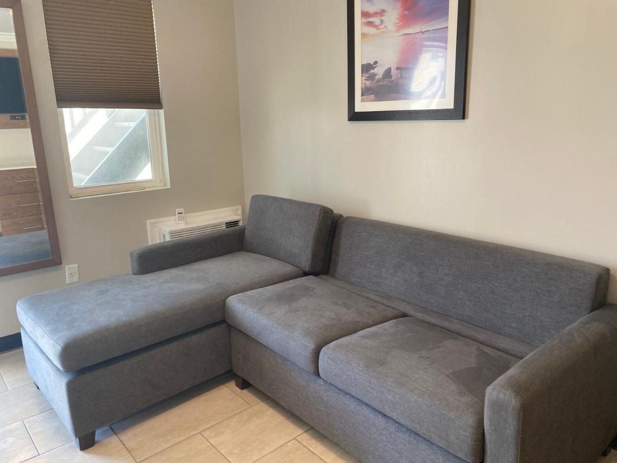 Deluxe Apartment at Coastal Sands Inn