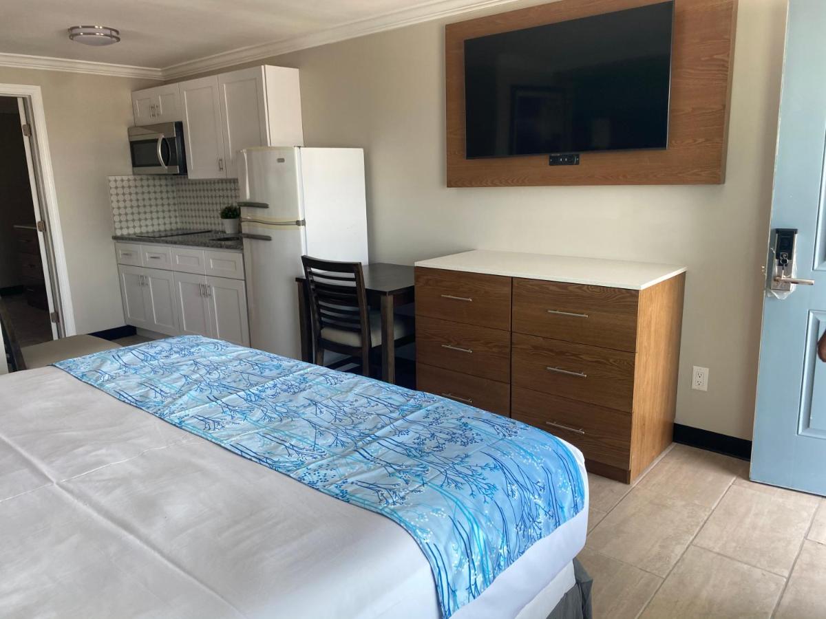 Deluxe Suite at Coastal Sands Inn