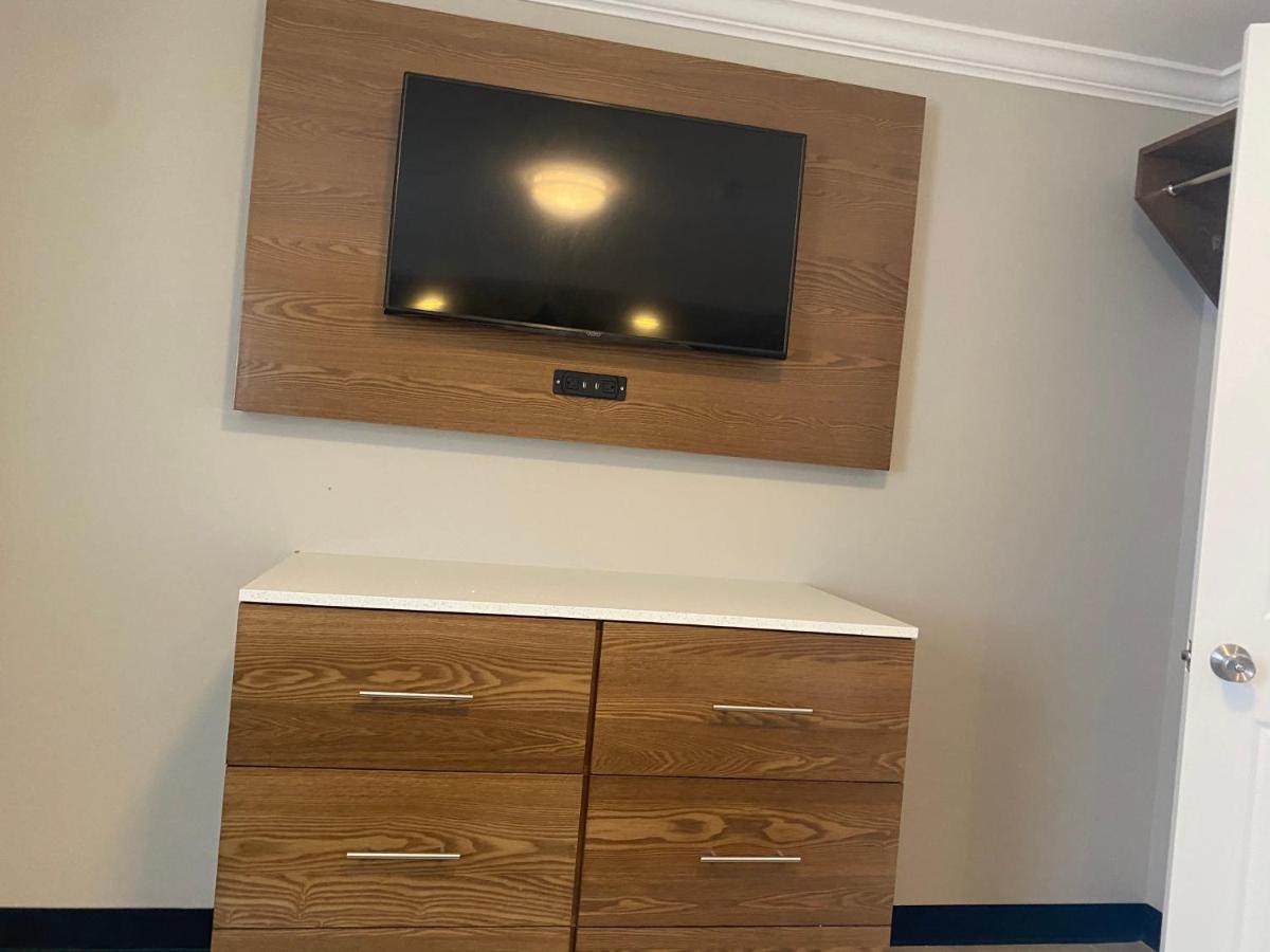 Deluxe Suite at Coastal Sands Inn