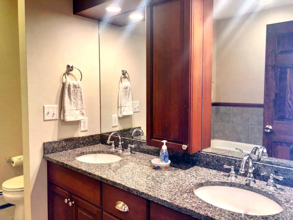 | H8 Gorgeous Stone Hill Townhome in the heart of Bretton Woods Great views huge kitchen fireplace