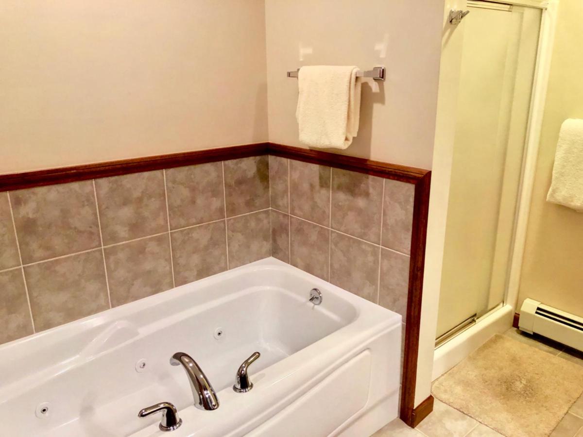 | H8 Gorgeous Stone Hill Townhome in the heart of Bretton Woods Great views huge kitchen fireplace