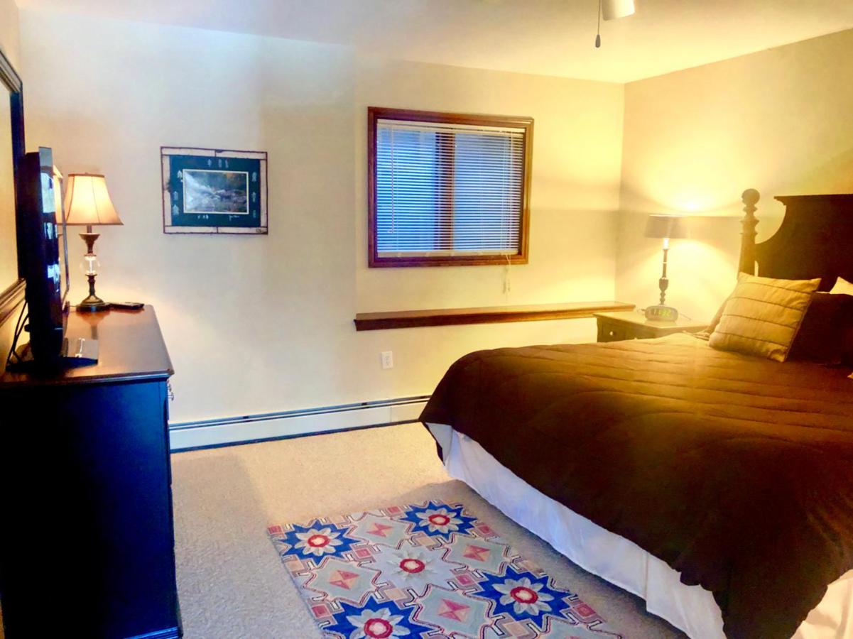 | H8 Gorgeous Stone Hill Townhome in the heart of Bretton Woods Great views huge kitchen fireplace