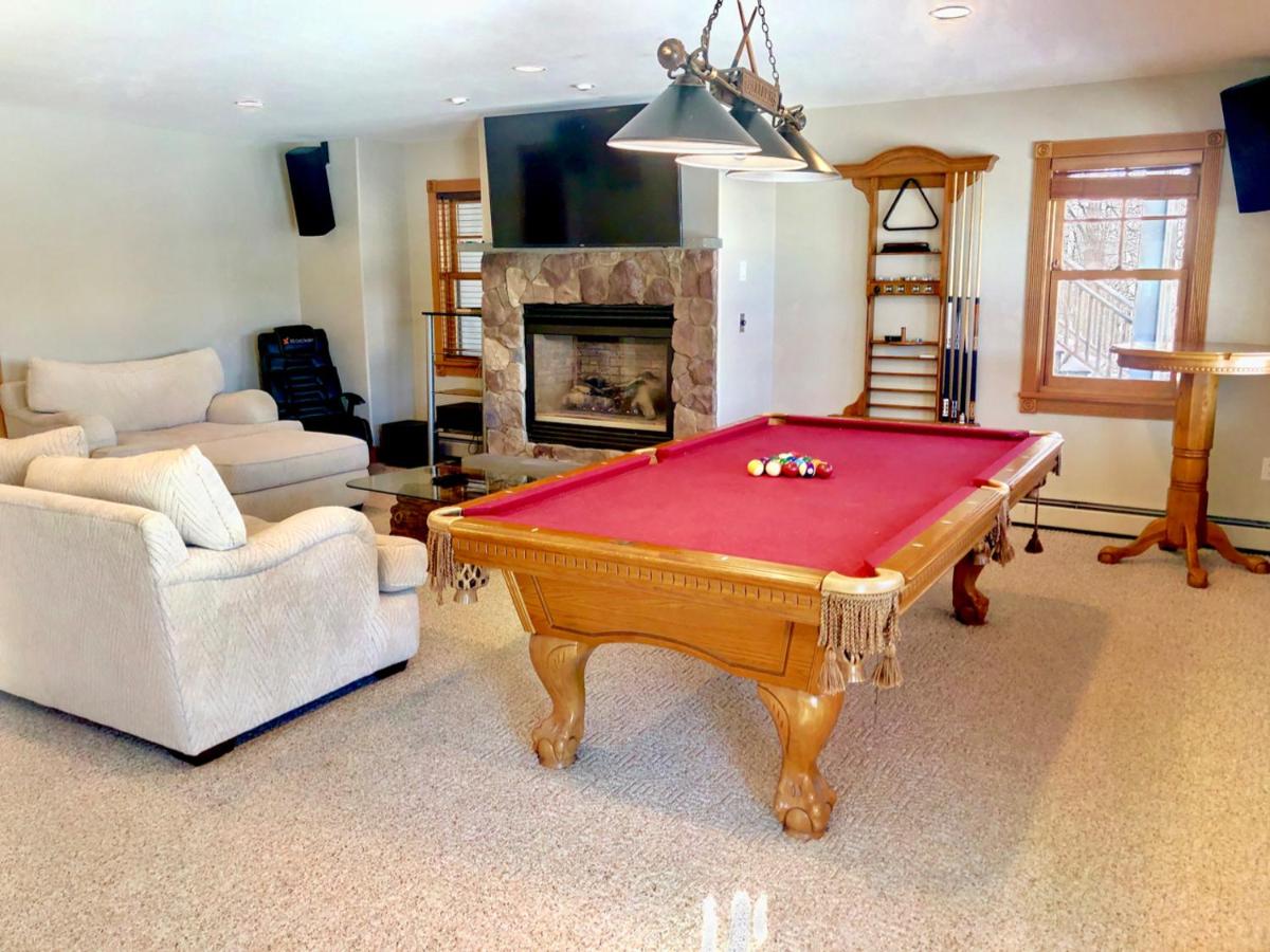 | P5 Ski-in Ski-out rare find Presidential View, single family with garage, pool table, ping pong