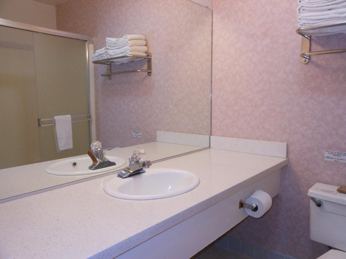 Double Room with Two Double Beds at Grant Plaza Hotel