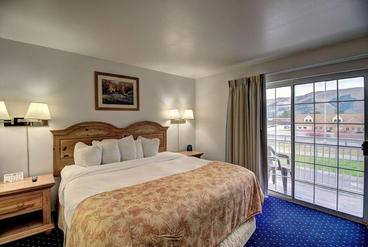 | Days Inn & Suites by Wyndham Lolo