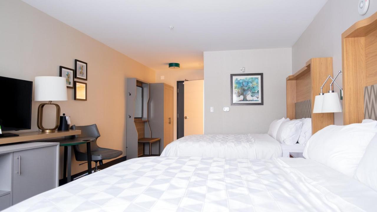 Room with Two Beds - Hearing Accessible - Non-Smoking at Holiday Inn & Suites Philadelphia W - Drexel Hill by IHG