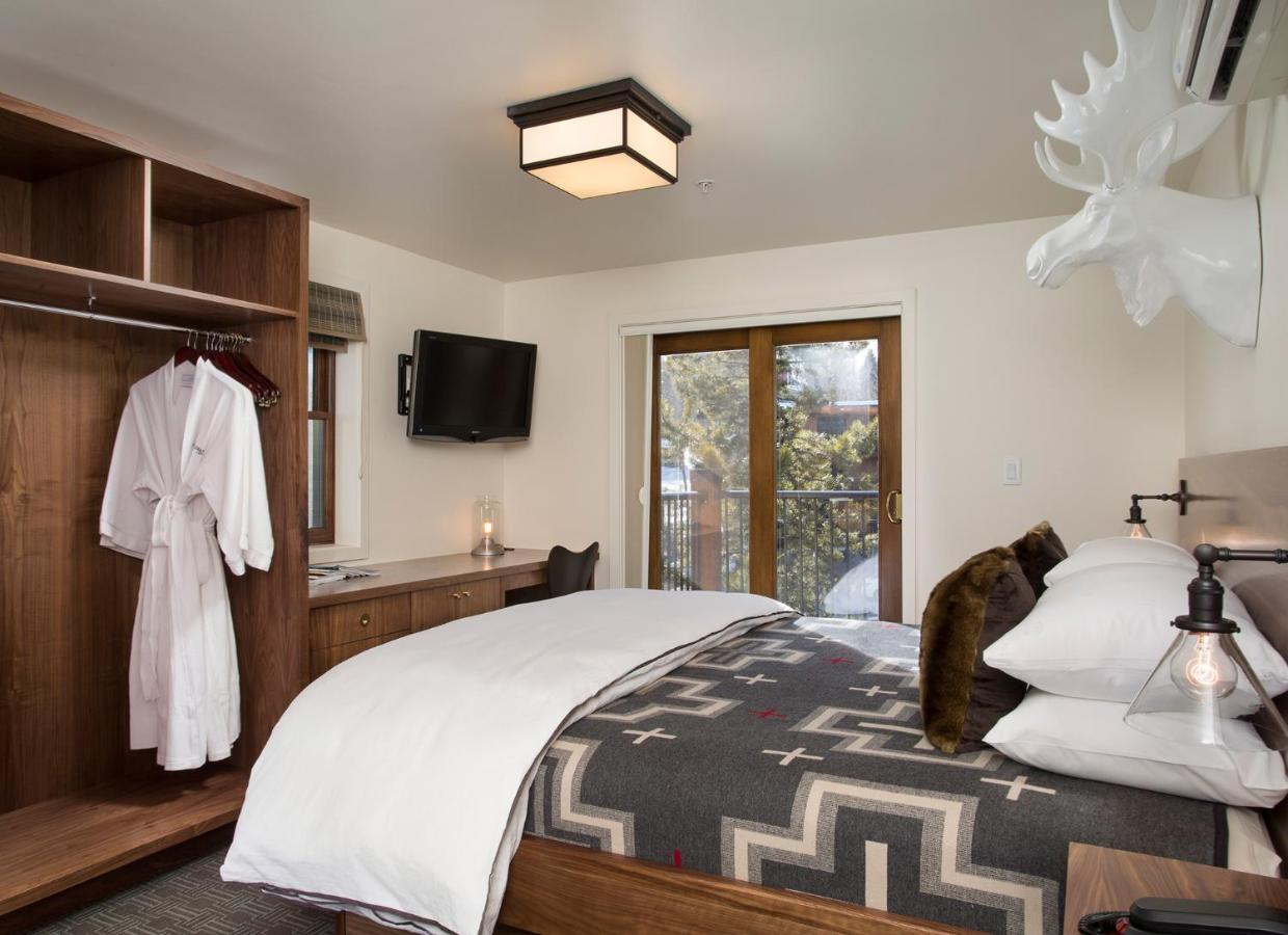 King Room with Balcony at Hotel Durant