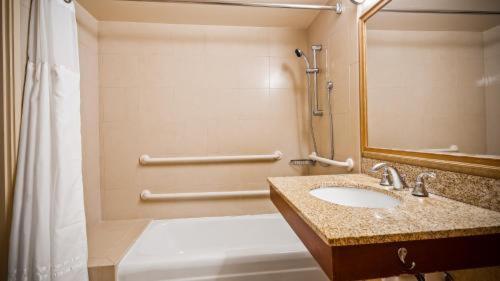 Room #4844836 at Airport Honolulu Hotel, Trademark Collection by Wyndham