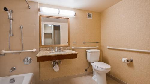 Room #4844836 at Airport Honolulu Hotel, Trademark Collection by Wyndham