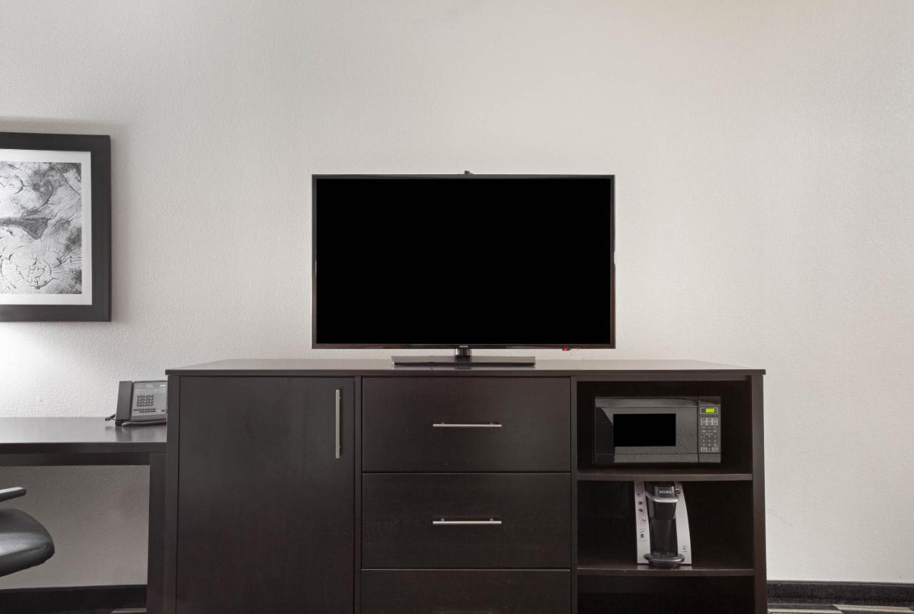 | La Quinta by Wyndham Norwich-Plainfield-Casino