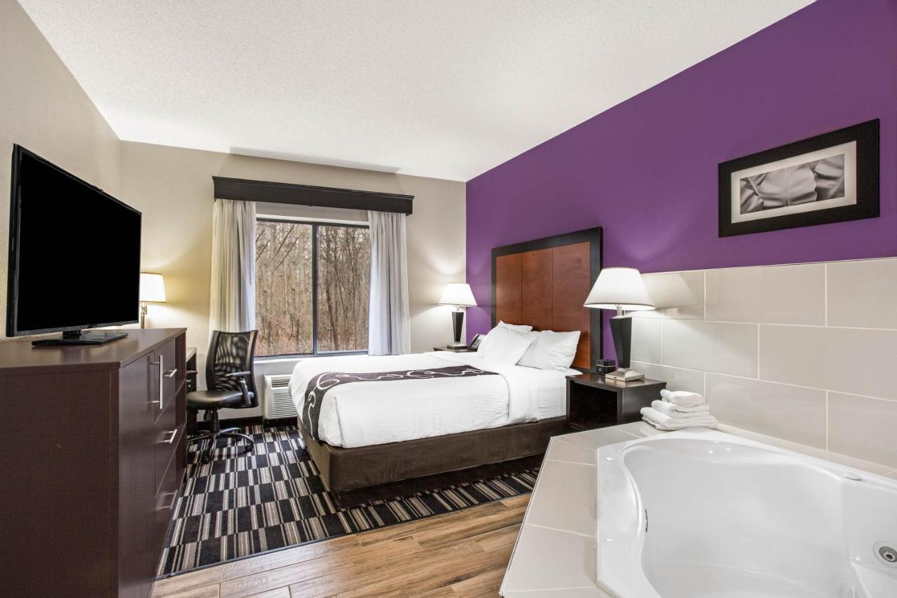 | La Quinta by Wyndham Norwich-Plainfield-Casino