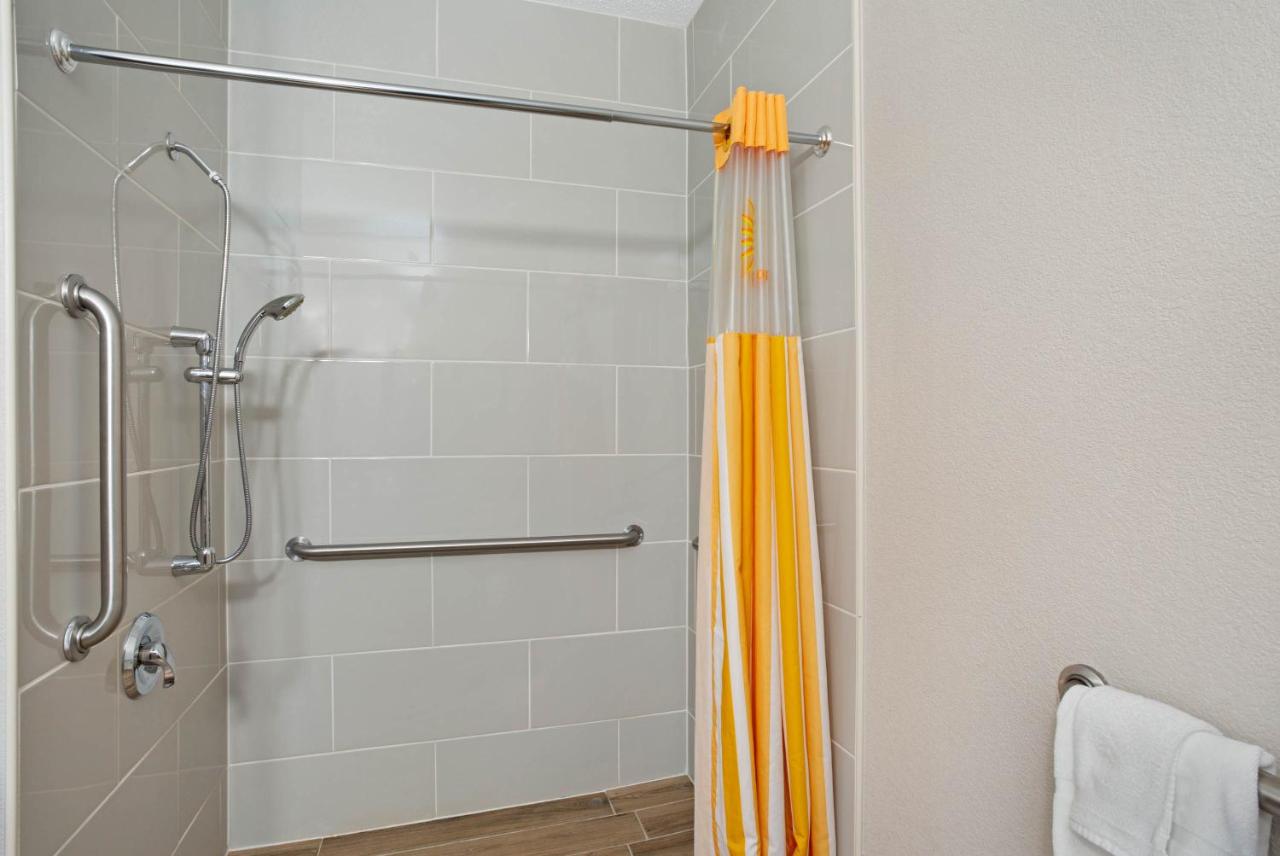 | La Quinta by Wyndham Norwich-Plainfield-Casino