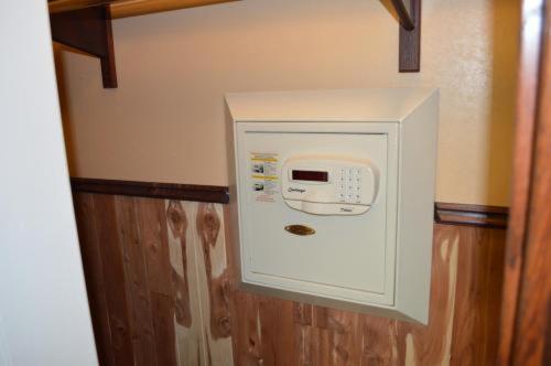 Room #5682032 at Dynasty Suites Redlands