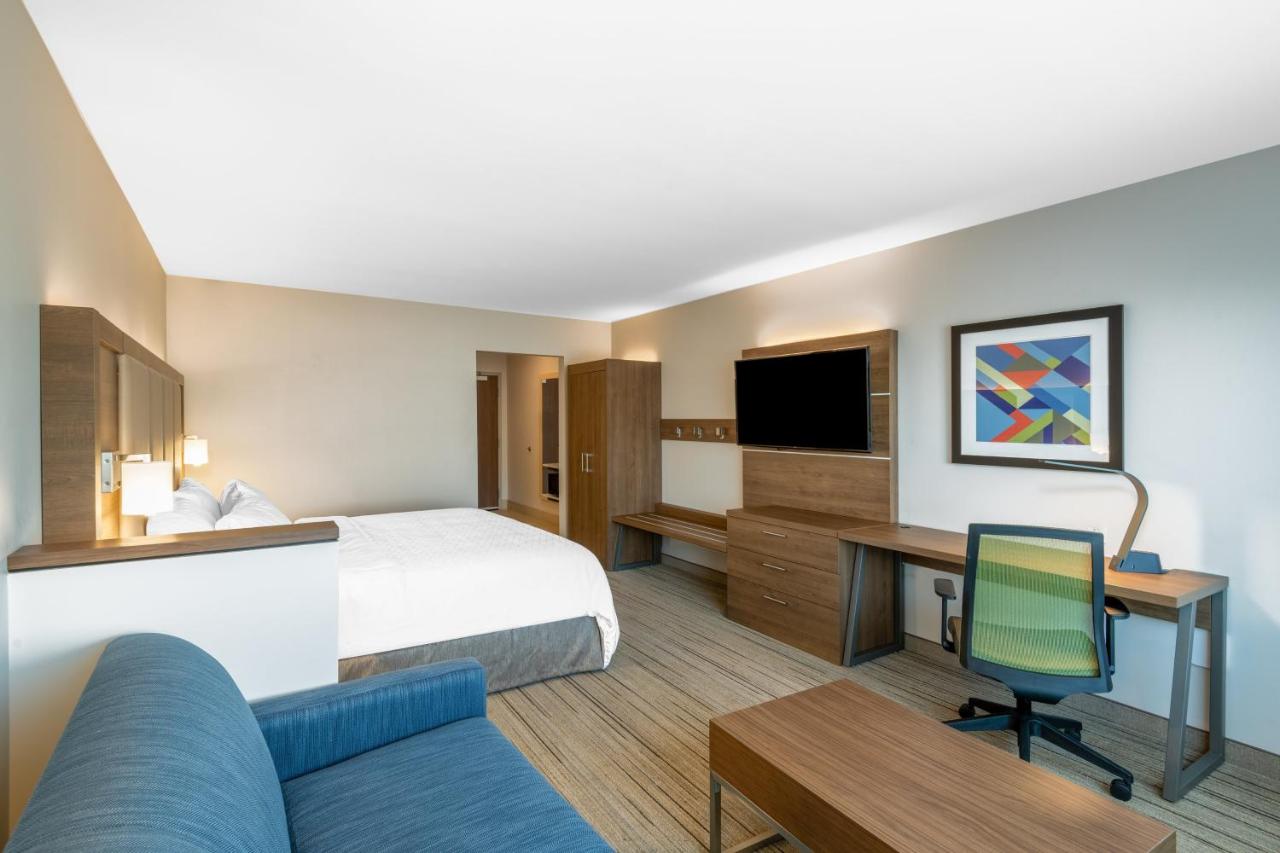  | Holiday Inn Express & Suites - Phoenix - Airport North, an IHG Hotel