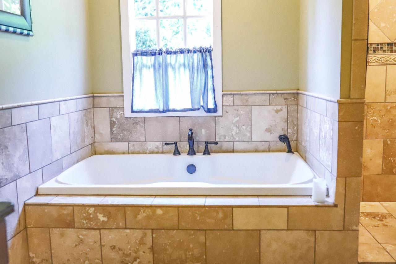 | Early Inn at the Grove