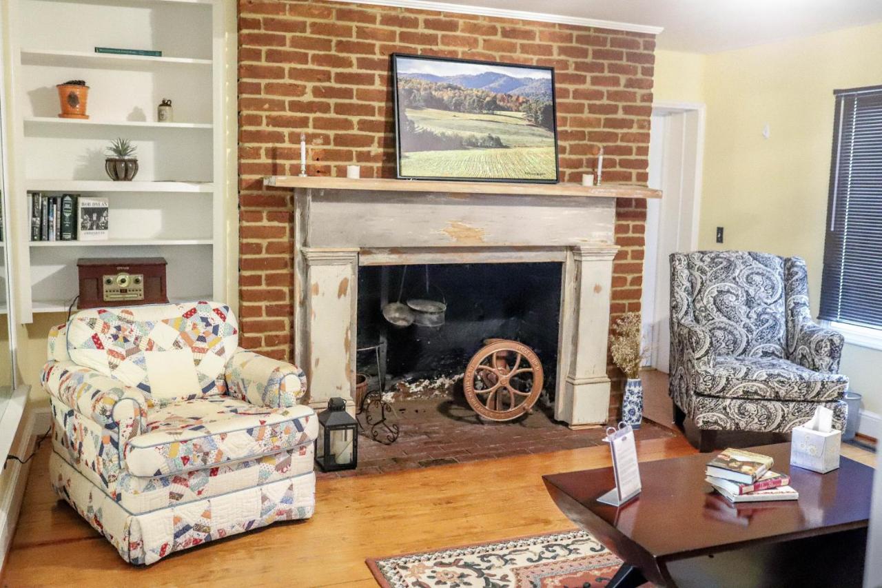 | Early Inn at the Grove