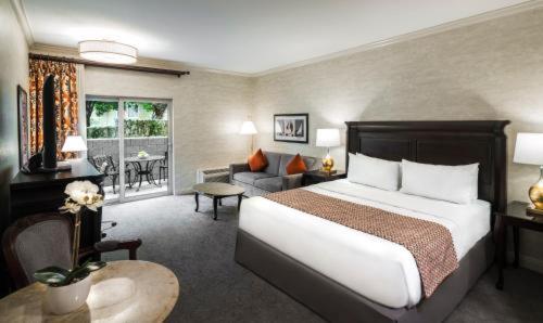 Room #114265641 at Ayres Hotel Costa Mesa/Newport Beach
