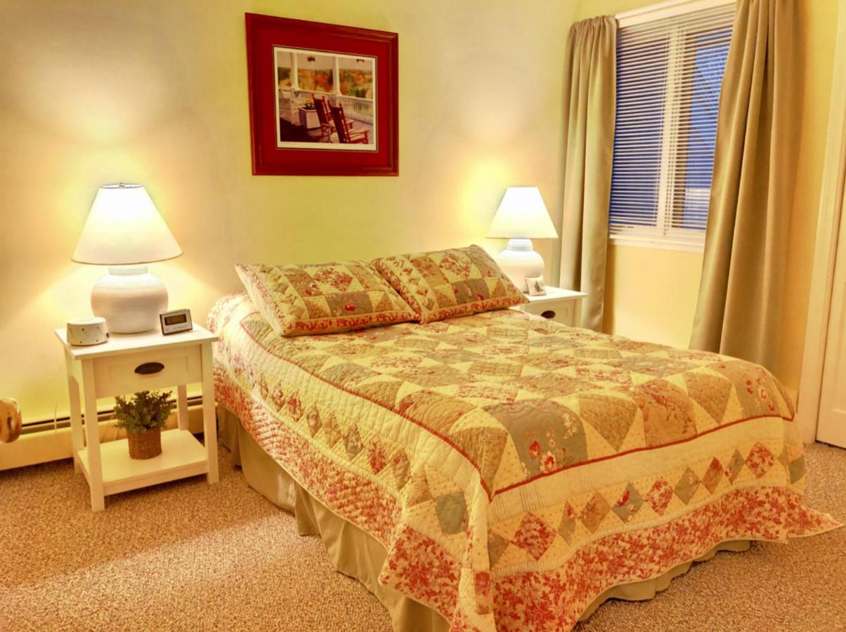 | R1 Renovated Bretton Woods Slopeside townhome in the heart of the White Mountains