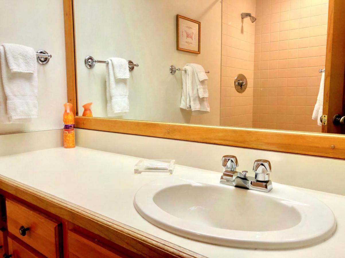| R1 Renovated Bretton Woods Slopeside townhome in the heart of the White Mountains