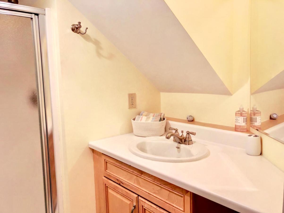 | R1 Renovated Bretton Woods Slopeside townhome in the heart of the White Mountains
