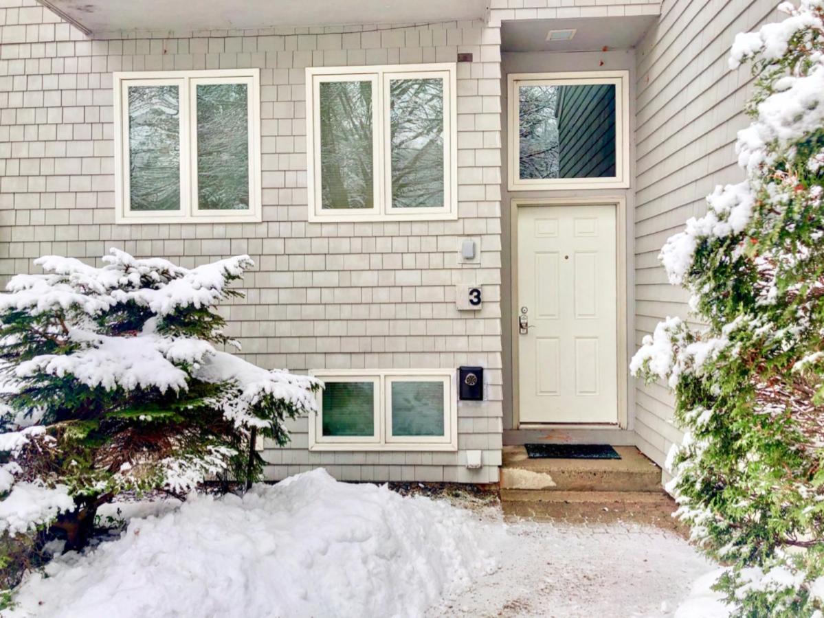| R1 Renovated Bretton Woods Slopeside townhome in the heart of the White Mountains