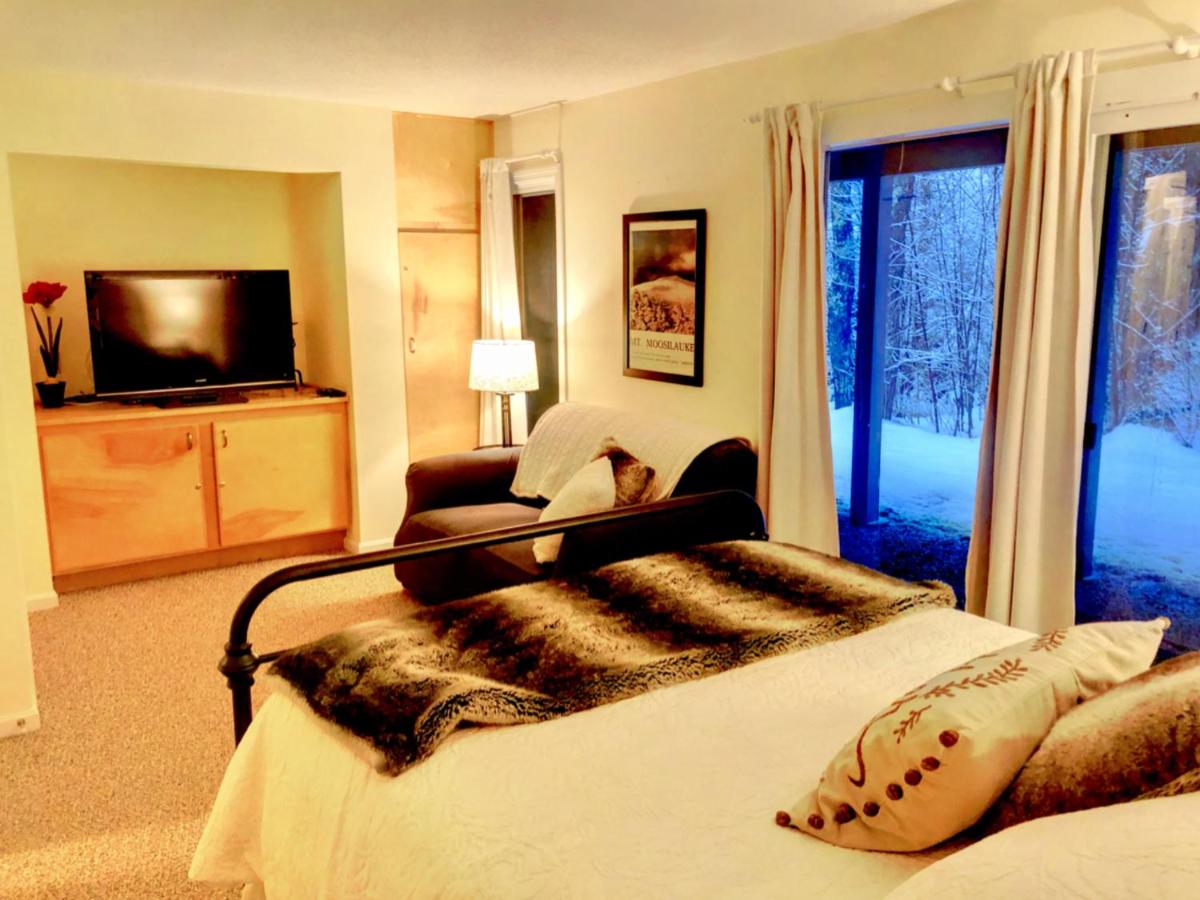 | R1 Renovated Bretton Woods Slopeside townhome in the heart of the White Mountains