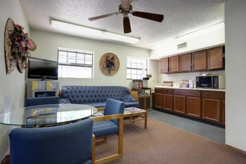  | Country Side Inn